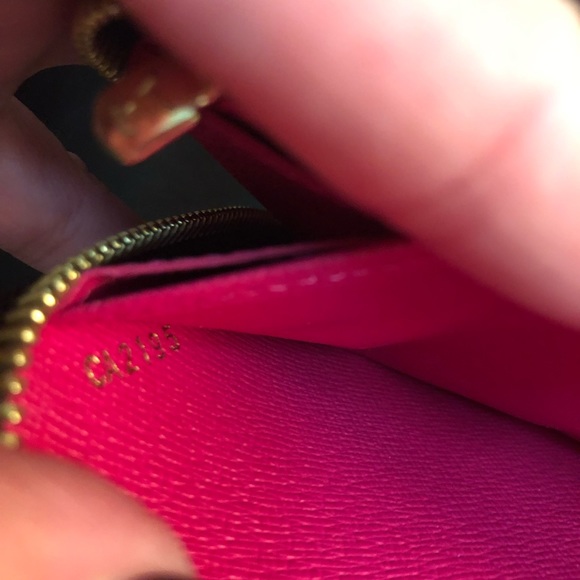 Louis Vuitton Limited Edition Wallet - Picture 8 of 8